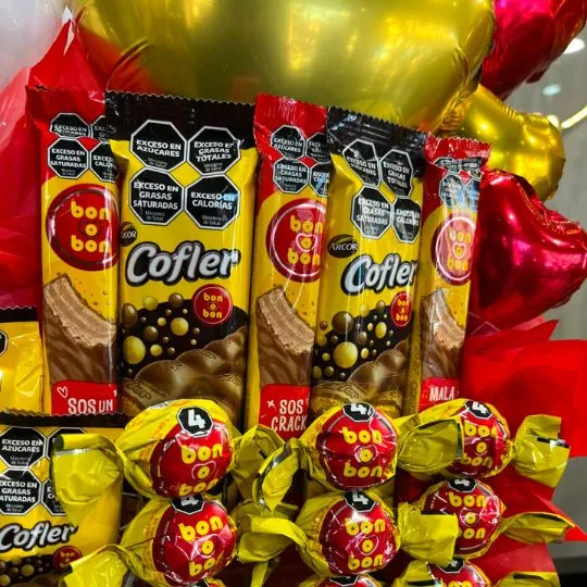 Box con globos y chocolates bon o bon 